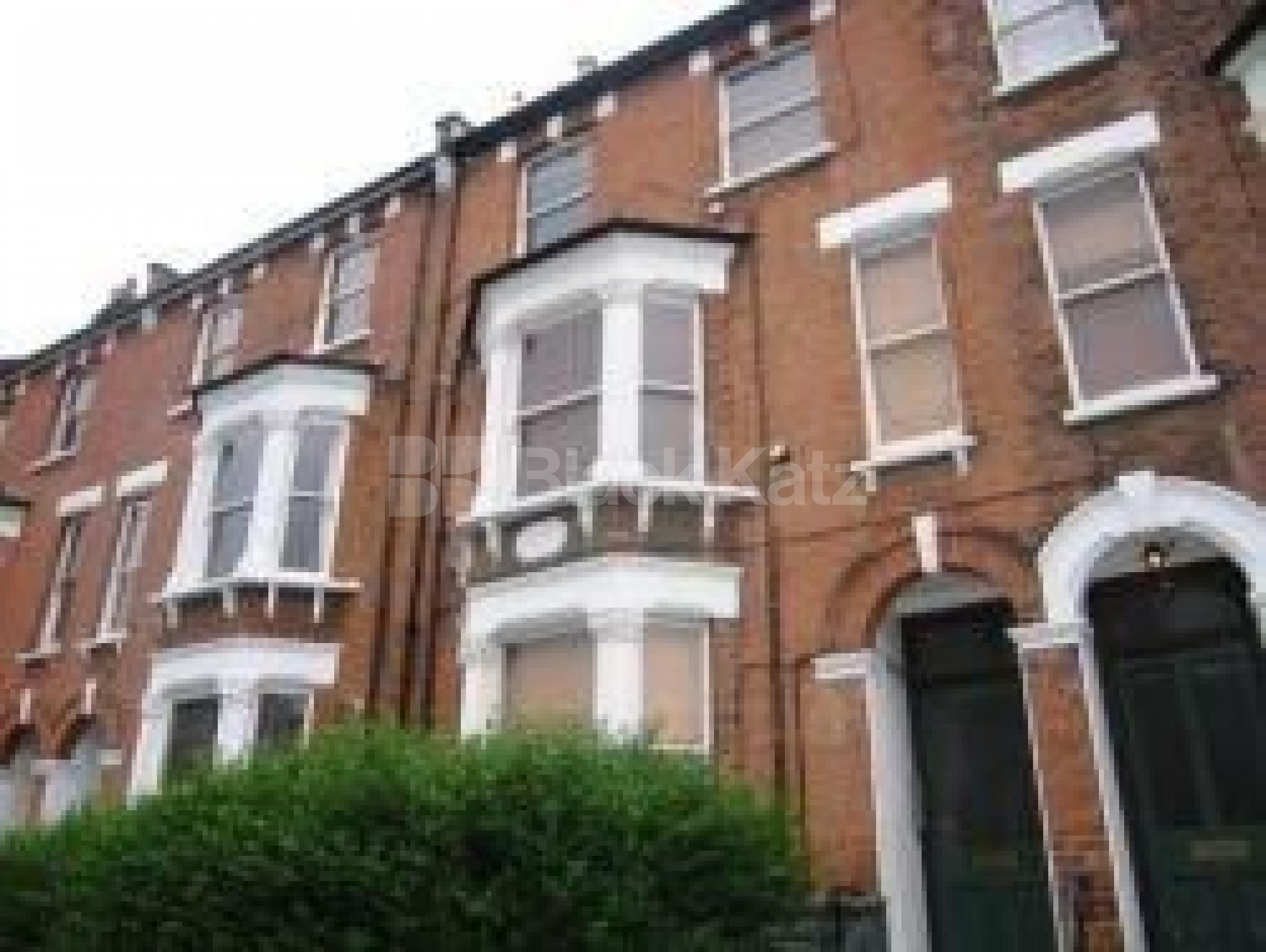 			1 Bedroom, 1 bath, 1 reception Flat			 Constantine Road, HAMPSTEAD HEATH NW3